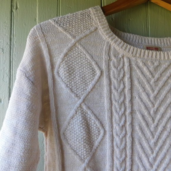 🎀 Milky White Cable Sweater - Picture 4 of 12